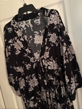 Spiritual Gangster Black Kimono with White Floral Print